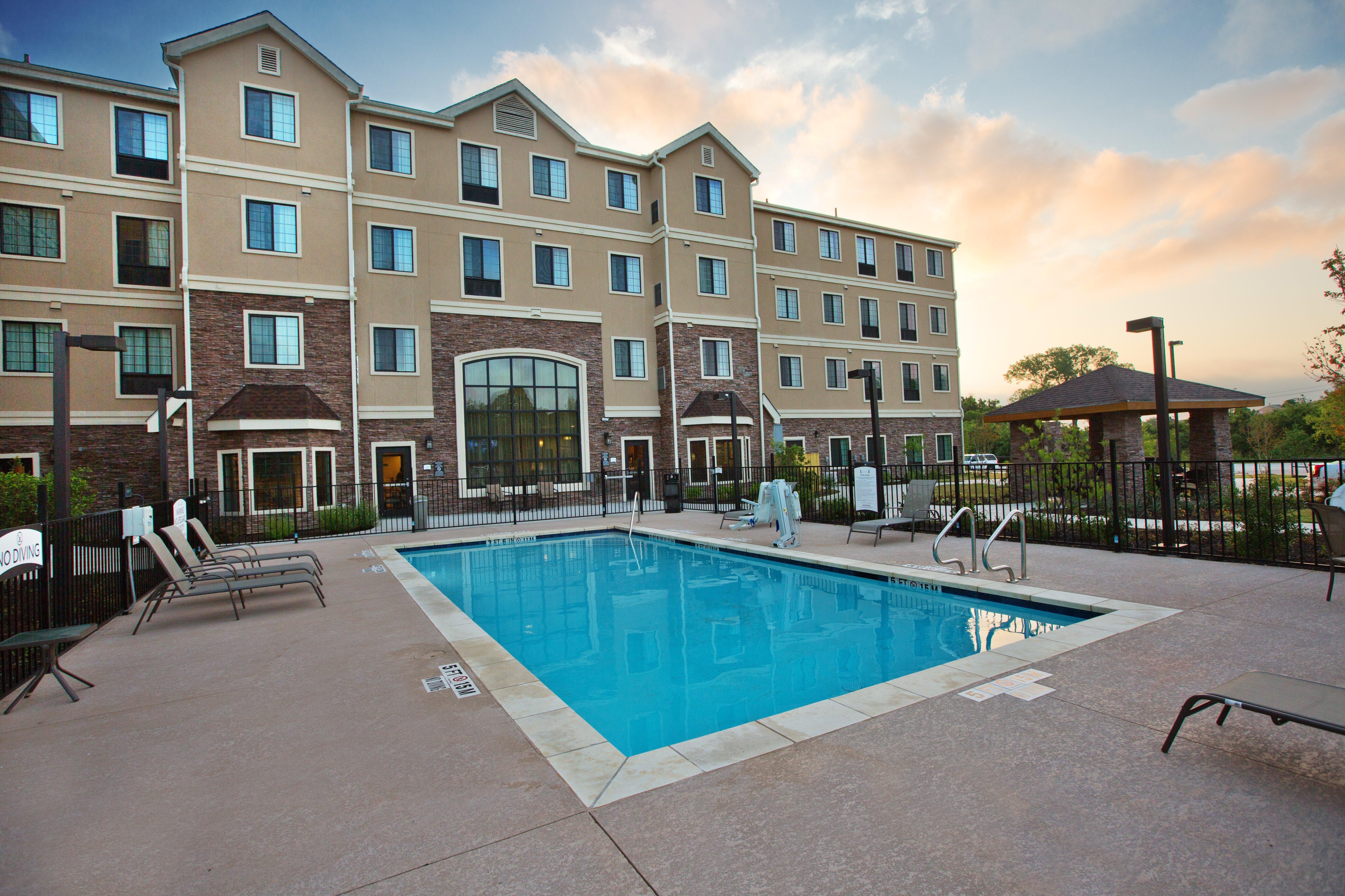 Staybridge Suites Austin South Interstate Hwy 35 By Ihg Eksteriør billede